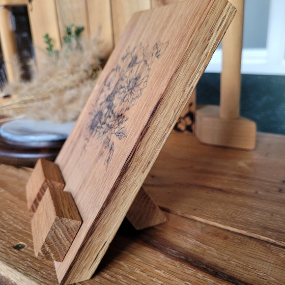 Charging stand - Picture 2 of 5